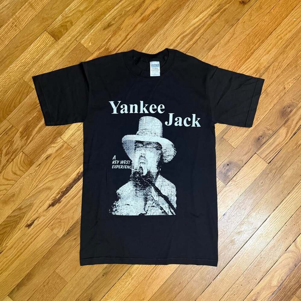 Gildan Yankee Jack Key West Graphic T-Shirt Black Size S